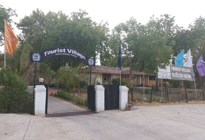 호텔 Tourist Village Khajuraho