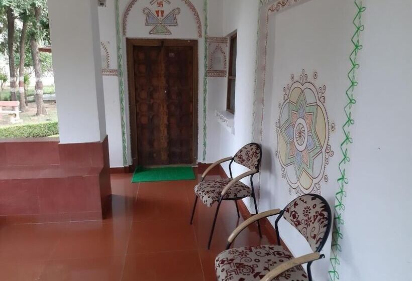 호텔 Tourist Village Khajuraho