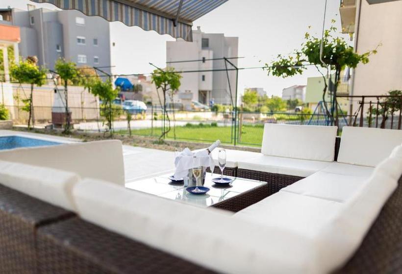 Lct Blue Lions Apartments