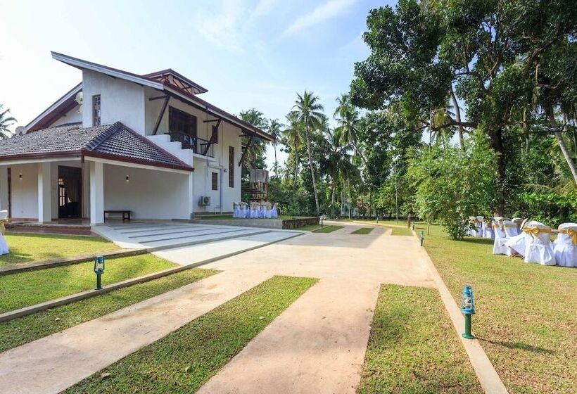 بنسيون Araliya Cottage