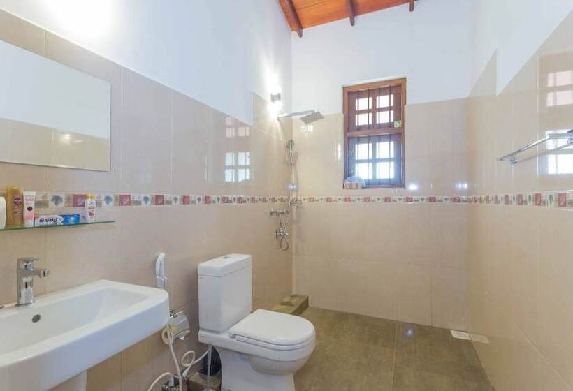 بنسيون Araliya Cottage