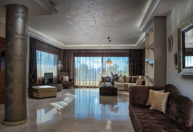 Пансион Callista Luxury Residences