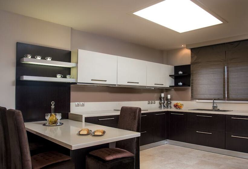 Пансион Callista Luxury Residences