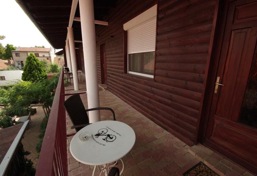 ペンション Guest House Romantika Panzio