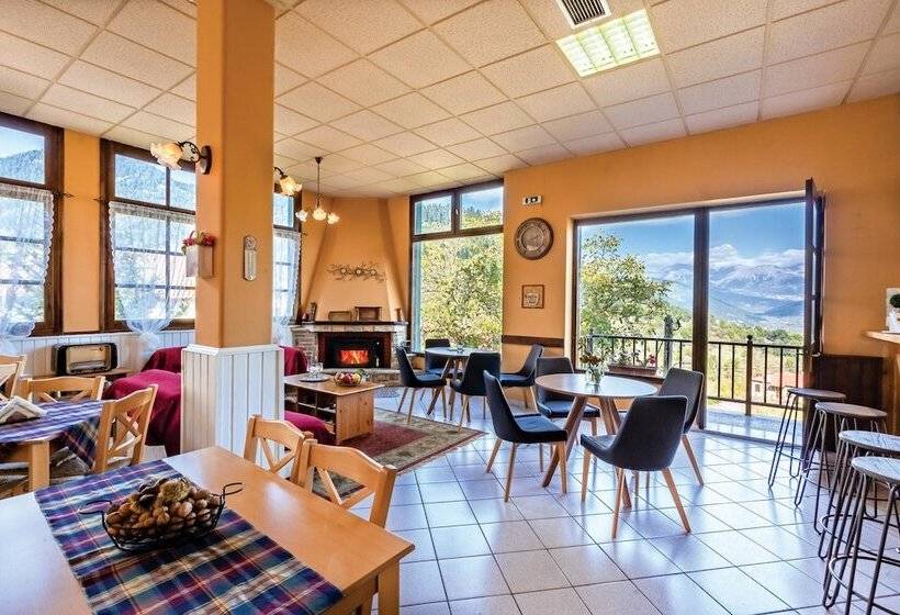 פנסיון Helidona