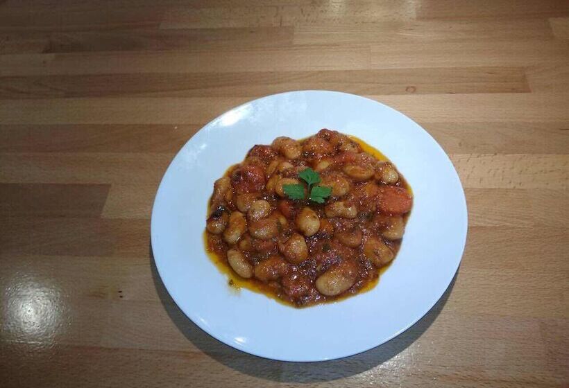 פנסיון Helidona