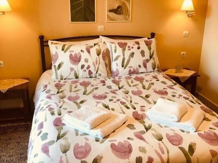 פנסיון Helidona