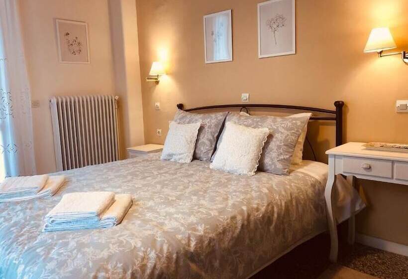 פנסיון Helidona