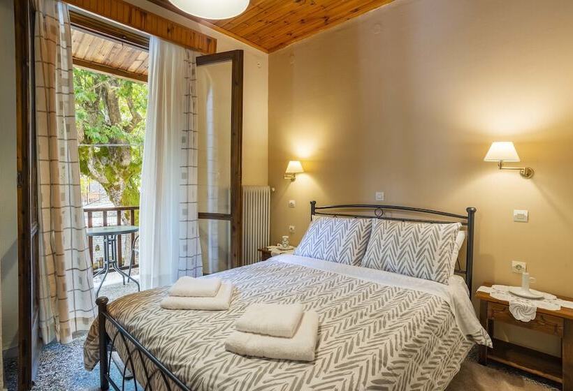 פנסיון Helidona