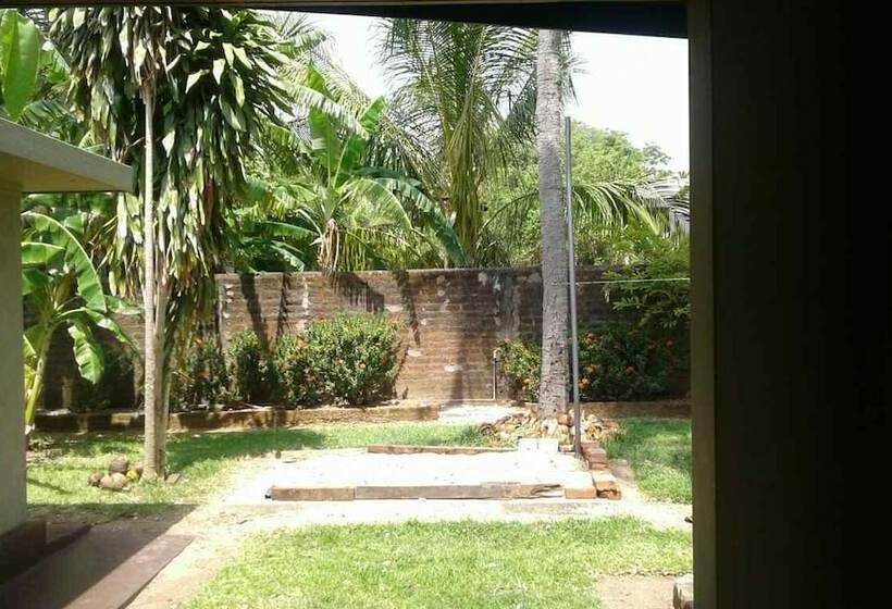 Пансион Legacy Villa