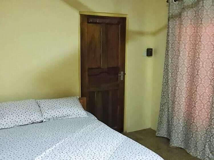 پانسیون Twitter Paradise Guest House