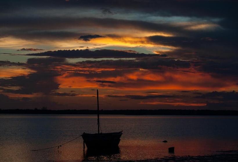 膳宿费 Ulani Lodge