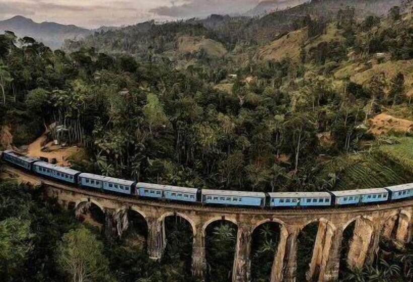 Pensión Zircon Ella