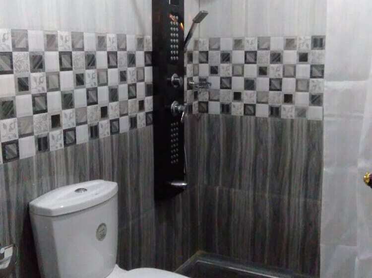 Pensión Zircon Ella