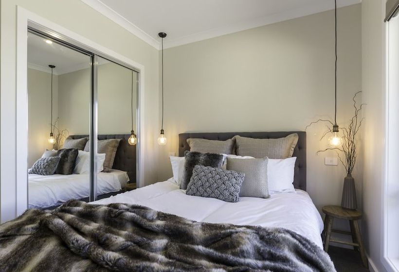 Spring Home  Our Place At Bright