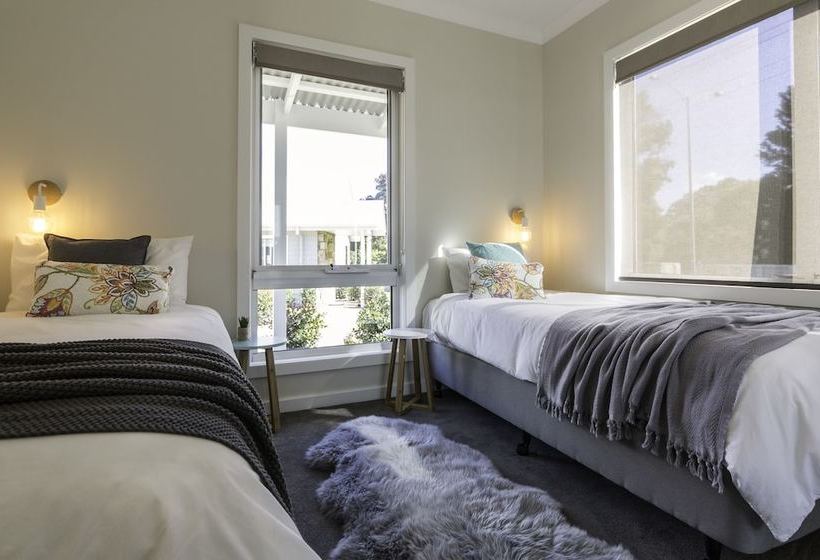 Spring Home  Our Place At Bright