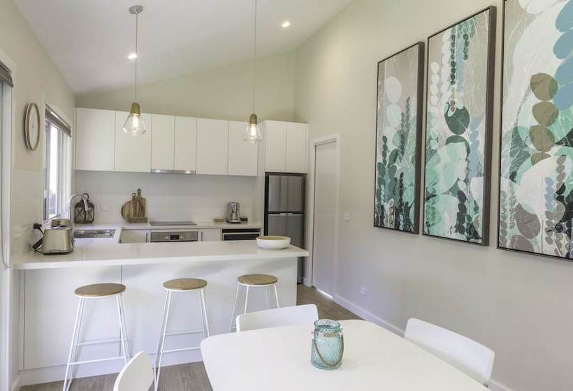 Spring Home  Our Place At Bright