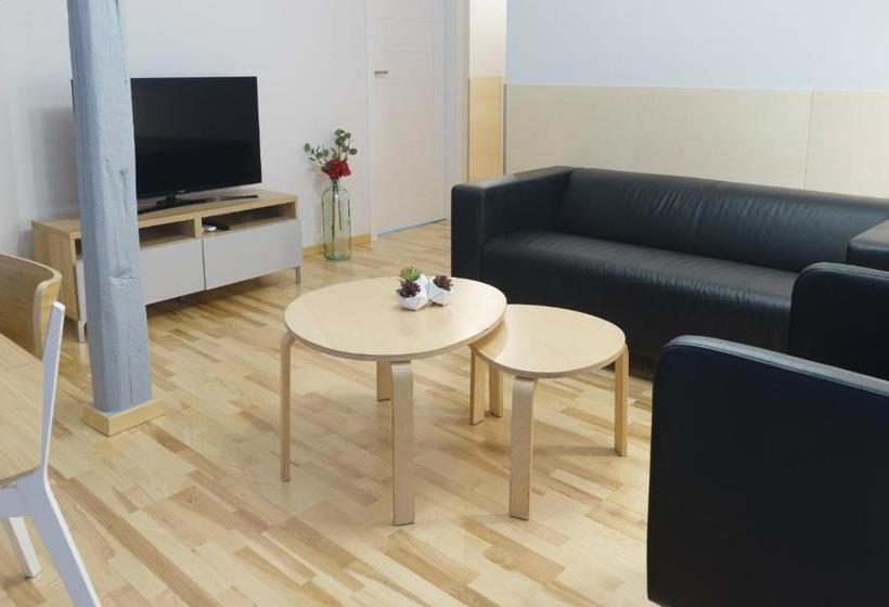 1 Night In Poznań  Matejki Apartments