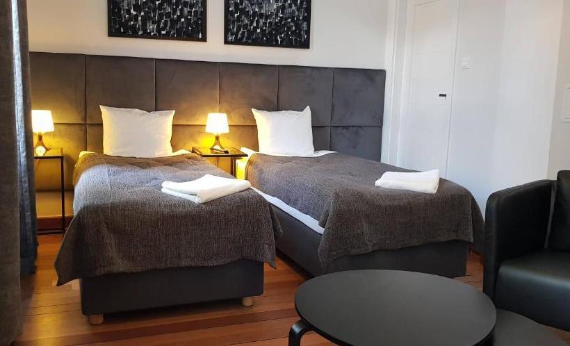 1 Night In Poznań  Matejki Apartments
