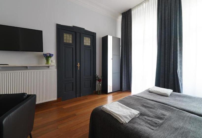 1 Night In Poznań  Matejki Apartments