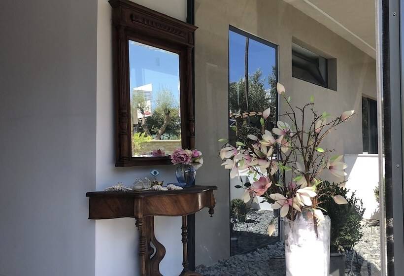 Aianteion Bay Luxury Hotel & Suites