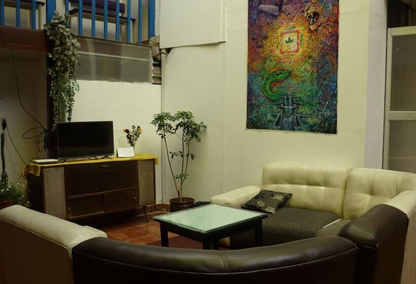 هاستل Casa Inn Hostal