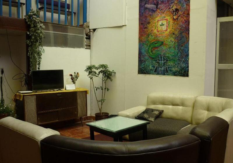 هاستل Casa Inn Hostal