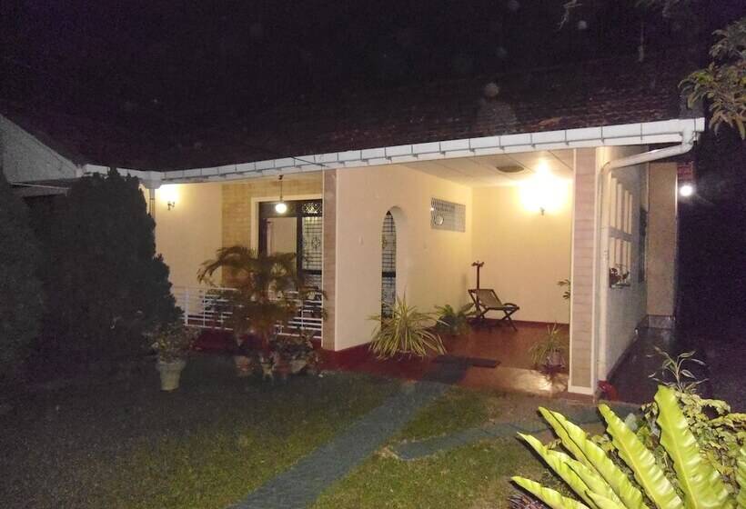 Mama S Villa By Taprobane   Hostel