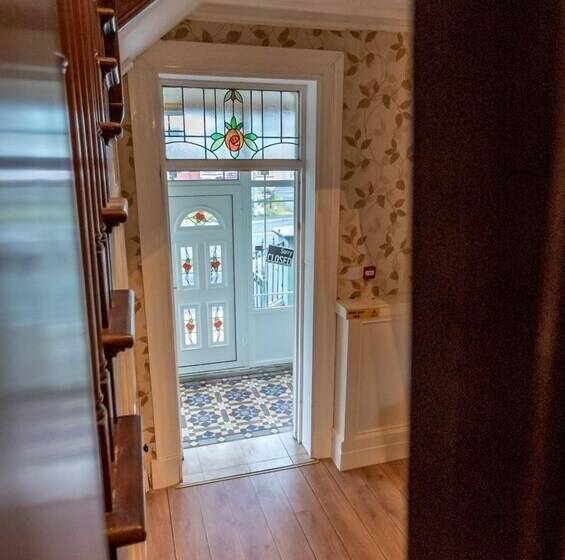 An Sean Ostan Apartments