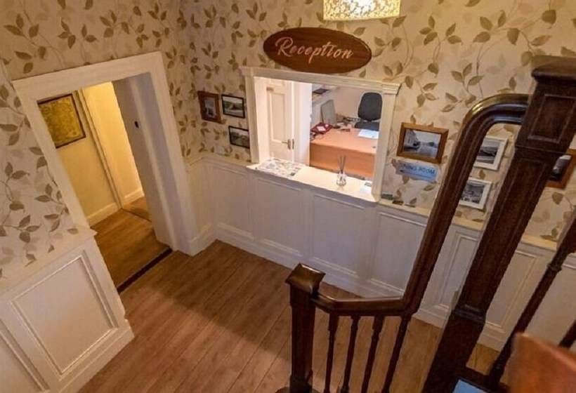 An Sean Ostan Apartments