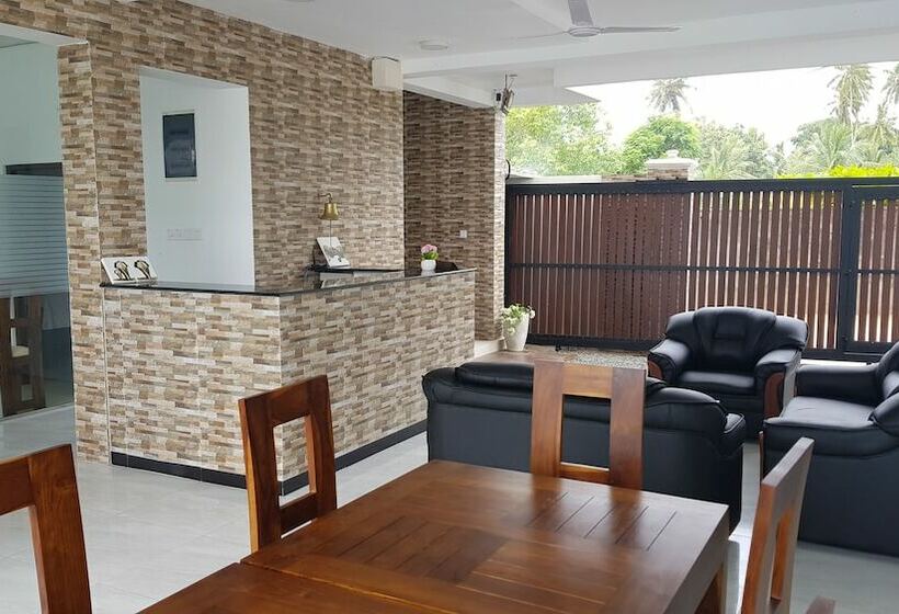 مبيت وإفطار Amber House Lanka