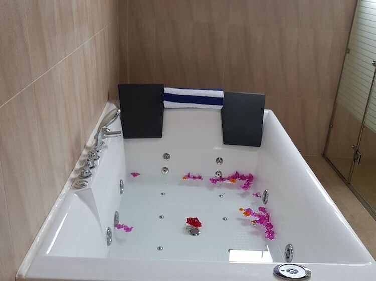 مبيت وإفطار Amber House Lanka