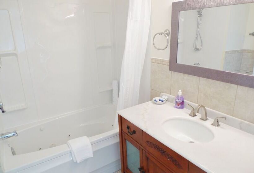 مبيت وإفطار Cavendish Breeze Inn