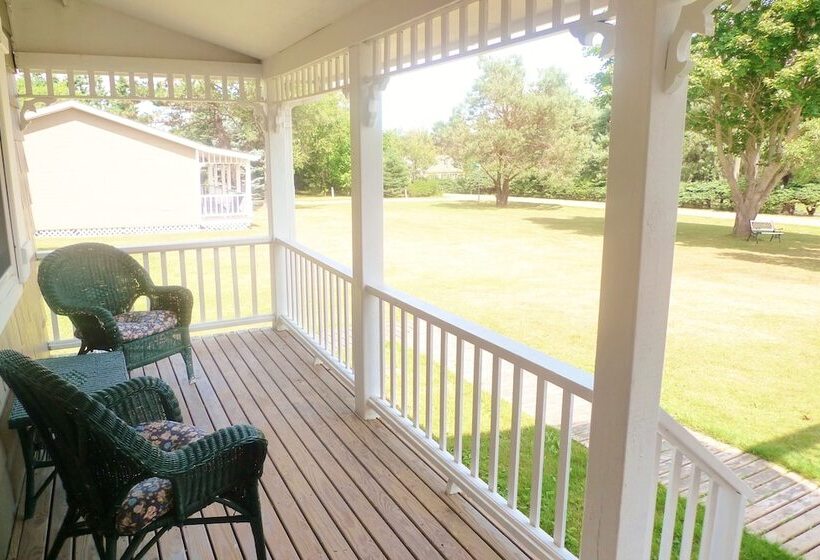 مبيت وإفطار Cavendish Breeze Inn