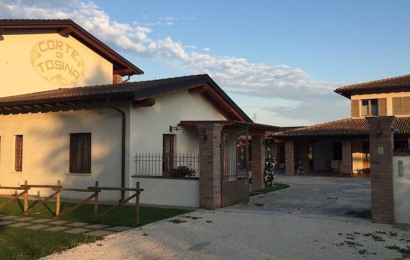 مبيت وإفطار Corte Di Tosina