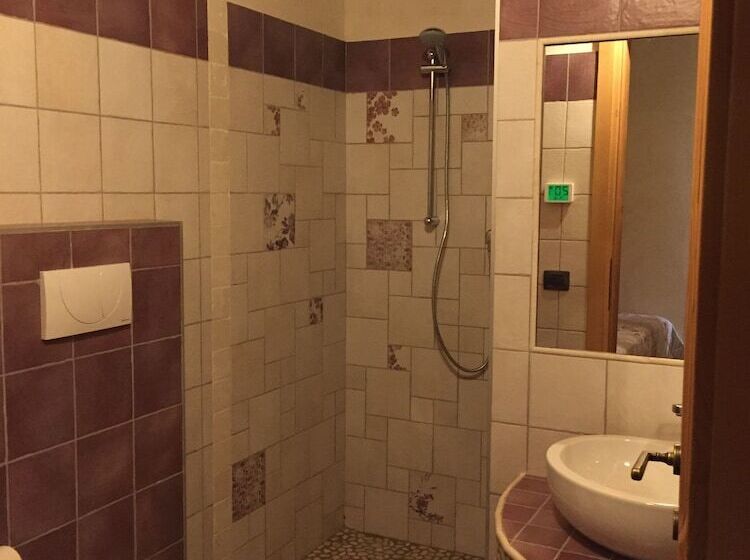 مبيت وإفطار Corte Di Tosina