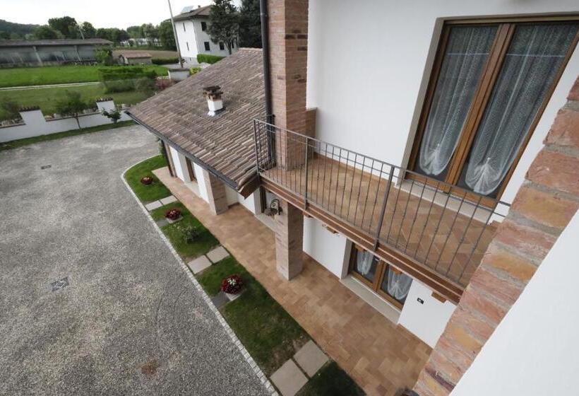 مبيت وإفطار Corte Di Tosina