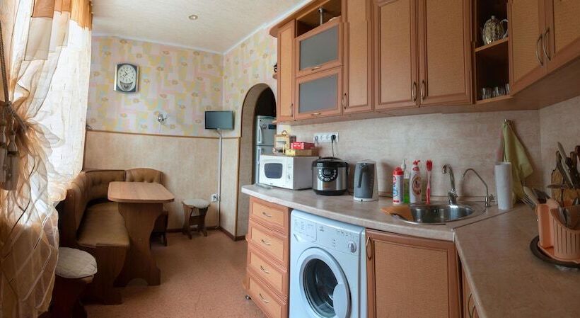 Guest House Seven Nights   Hostel