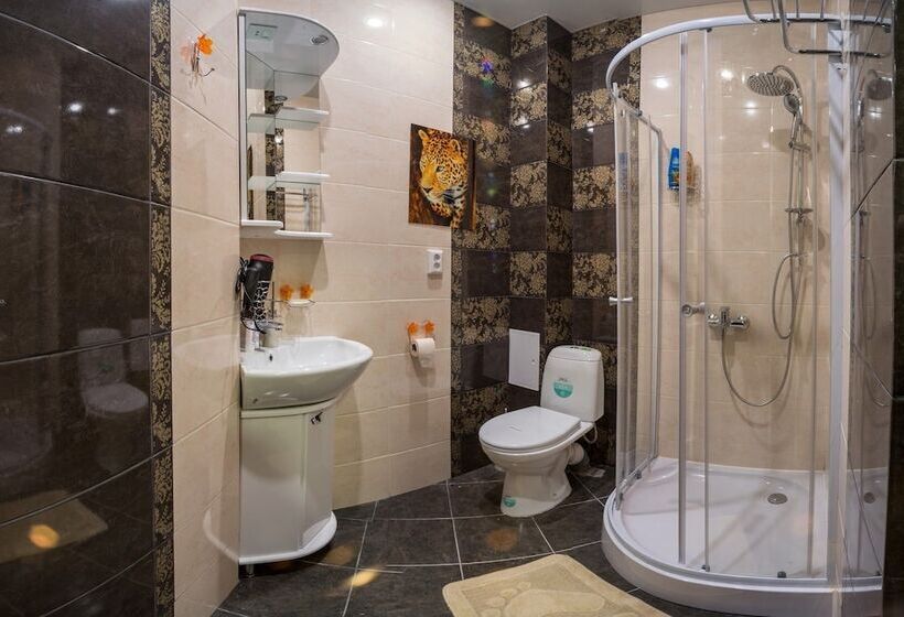 Guest House Seven Nights   Hostel