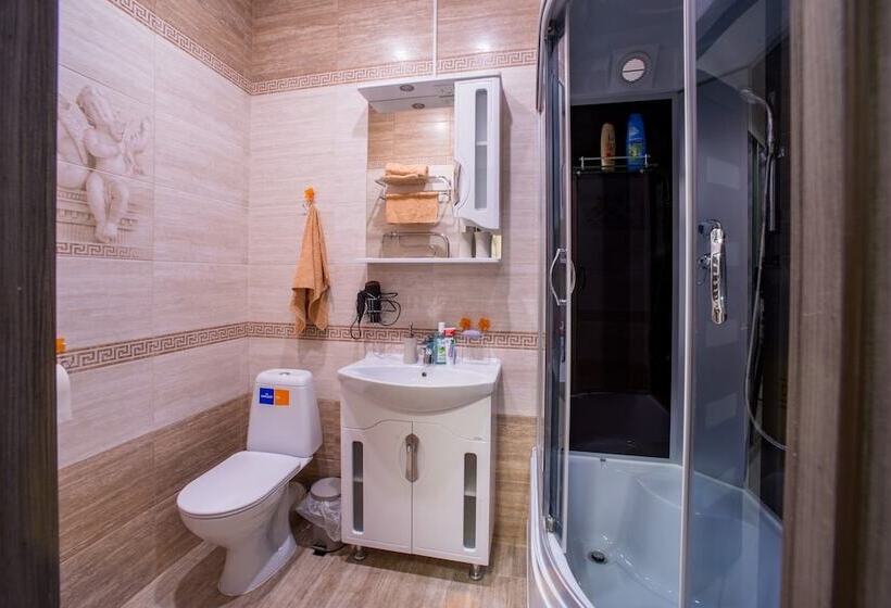 Guest House Seven Nights   Hostel