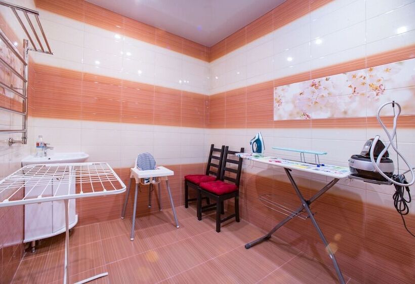 Guest House Seven Nights   Hostel