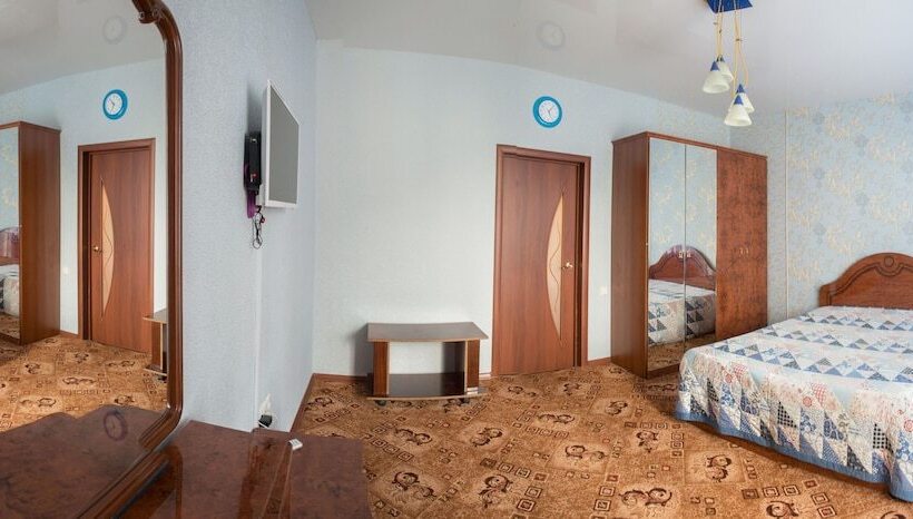 Guest House Seven Nights   Hostel