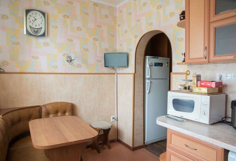 Guest House Seven Nights   Hostel