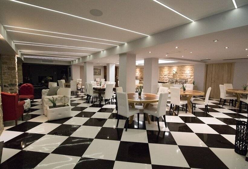 Aianteion Bay Luxury Hotel & Suites