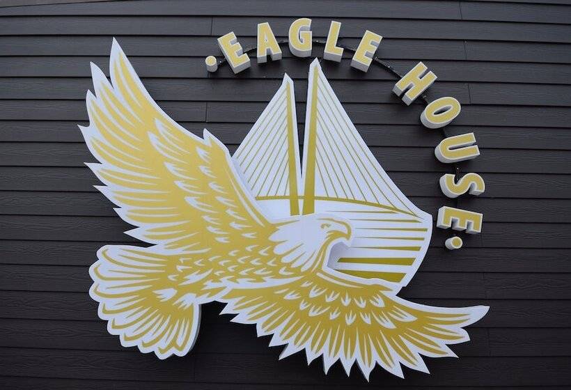 בית מלון כפרי Eagle House Inn