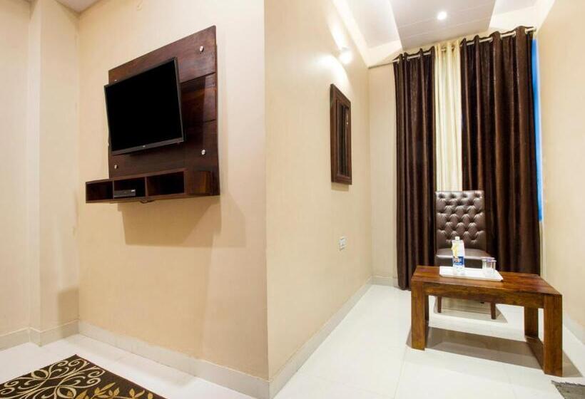 酒店 Fabexpress Travelers Lodge