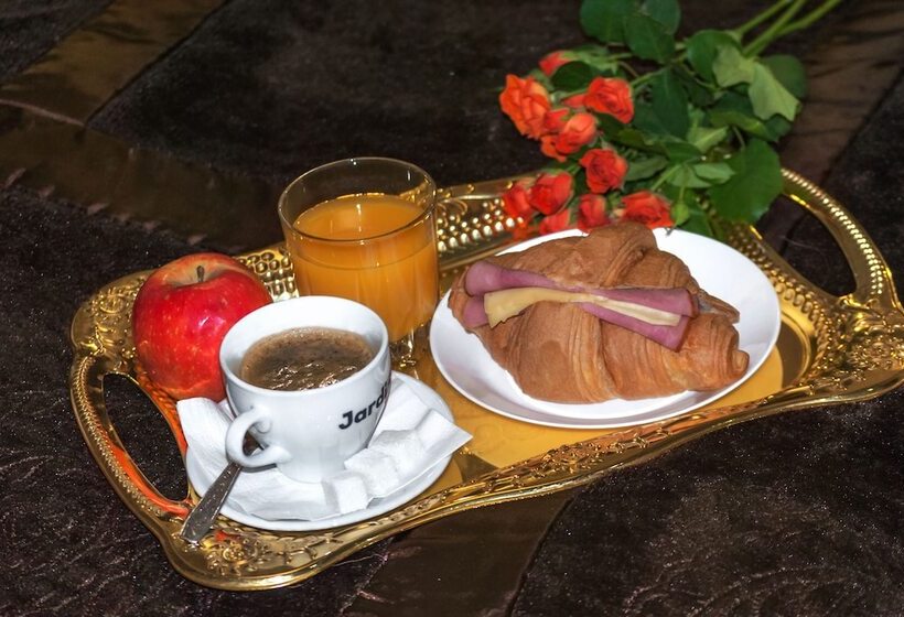 فندق Grand On Kronverkskiy