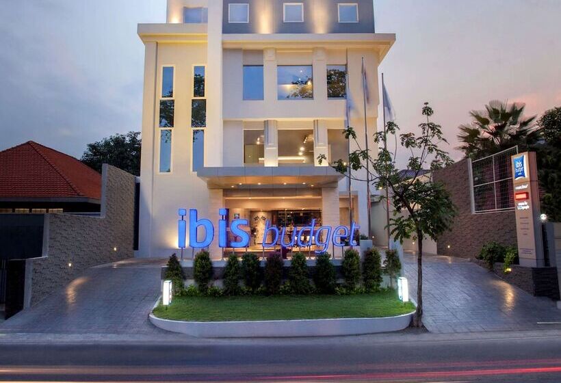 בית מלון כפרי Ibis Budget Surabaya Diponegoro