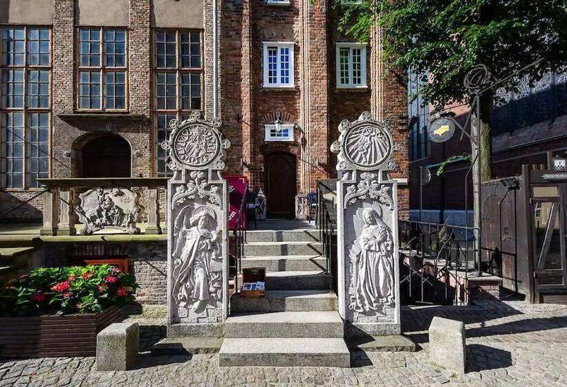 בית מלון כפרי Gotyk House