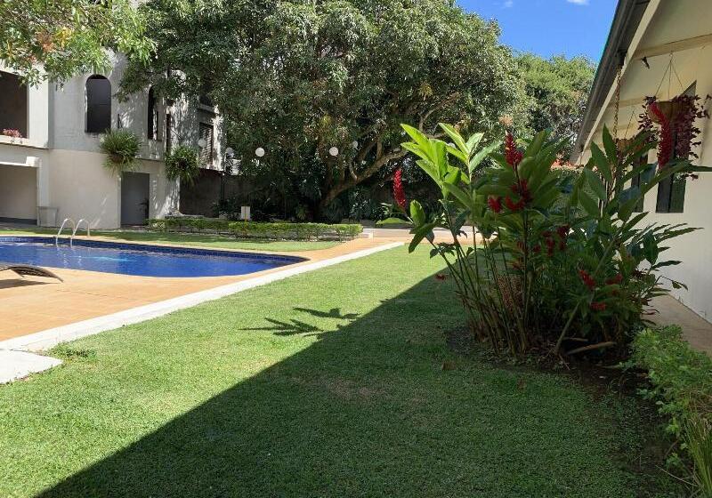 호텔 Mango Airport